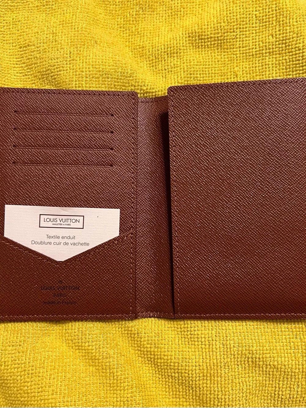 Louis Vuitton compact louis